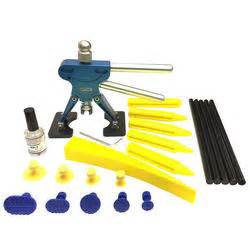 Diversas pinzas sacabollos con patas ajustables de distintos tamaños y configuraciones