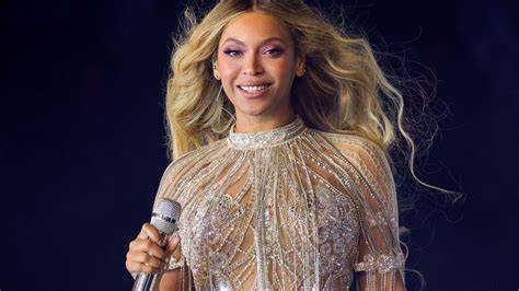 Foto de Beyoncé en un momento emotivo o reflexivo