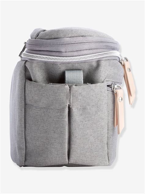 Primer plano de un bolso organizador para silla de paseo Be Cool con varios compartimentos