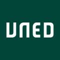 Logotipo de la UNED y una imagen representativa de un entorno académico virtual.